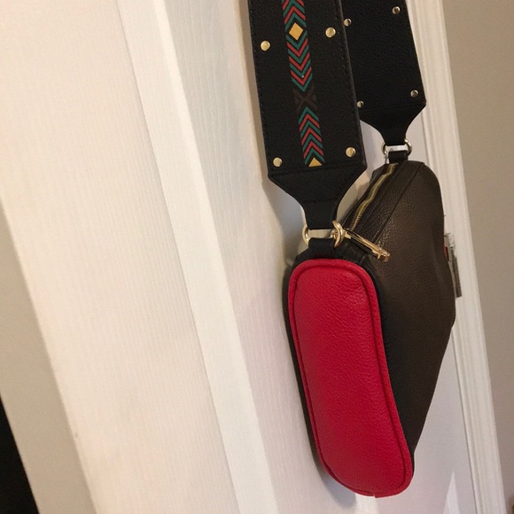 NWT Crossbody with lovely strap design - Picture 2 of 5